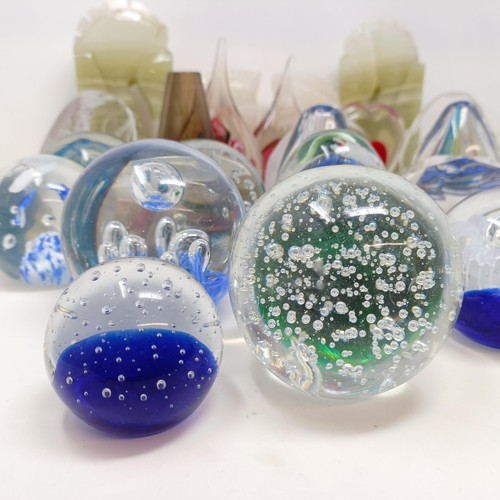 501 - Assorted paperweights (box)