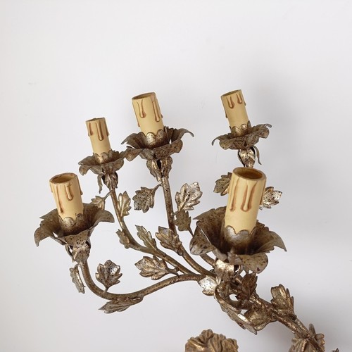 506 - A pair of giltwood and metal lamps, in the form of cherubs, 80 cm high (2)