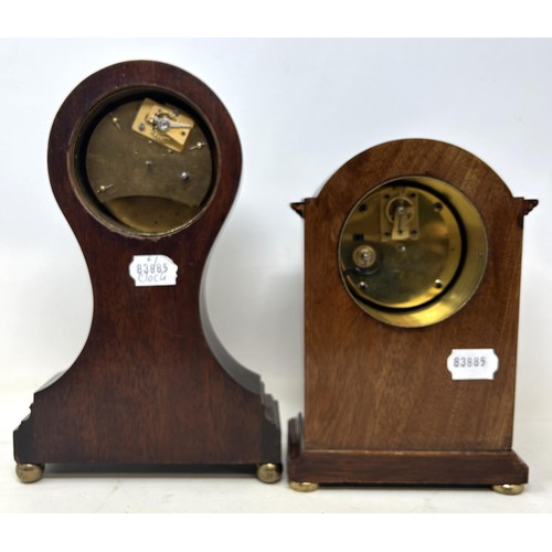 558 - A mantel clock, in a mahogany case, 28 cm high, and another (2)