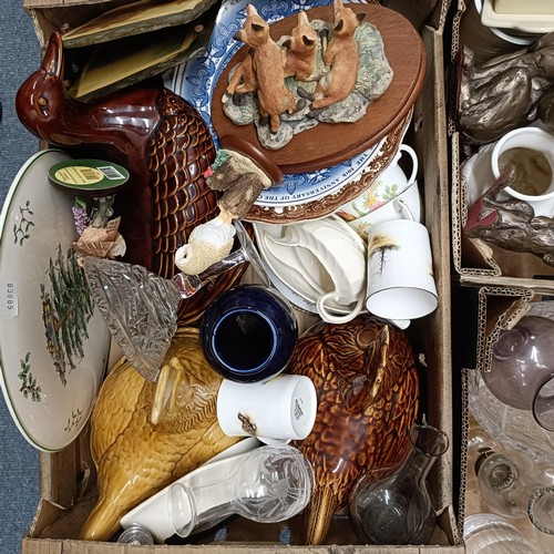 562 - Assorted ceramics and glassware (3 boxes)