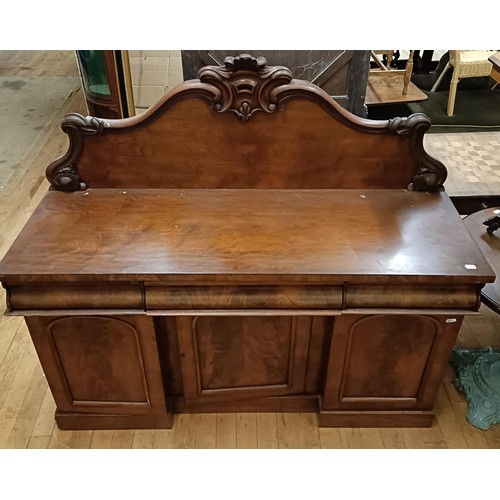 761 - A Victorian mahogany sideboard, 150 cm wide