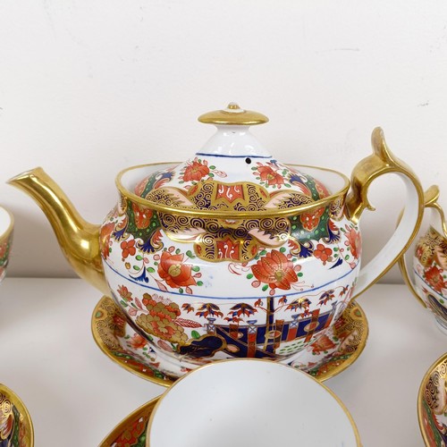 519 - An early 19th century Spode 967 pattern tea service, deorated in an Imari pallet