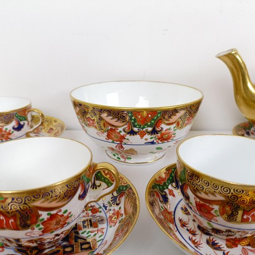 519 - An early 19th century Spode 967 pattern tea service, deorated in an Imari pallet