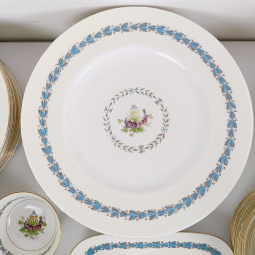 575 - A Wedgwood Appledore pattern part dinner service (2 boxes)