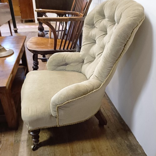 807 - A Windsor style armchair, a button back armchair, a coffee table and a lamp (4)