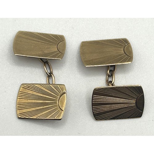 162 - A pair of 9ct gold cufflinks, 3.8 g