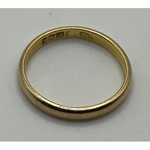 196 - A 22ct gold wedding band, 2.7 g, ring size L