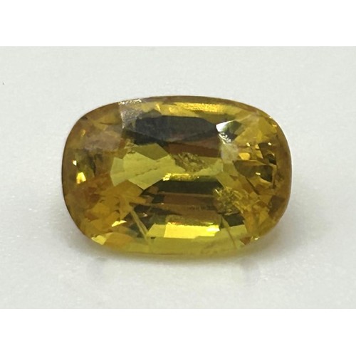 210 - A yellow sapphire, 4ct approx.