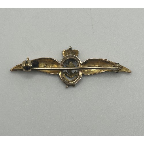 29 - A 9ct gold and enamel Royal Navy sweetheart brooch, all in 3 g