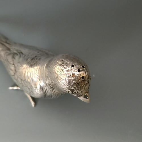 360 - A Victorian silver novelty pepperette in the form of a bird, London 1894, 2.6 ozt, 12 cm wide