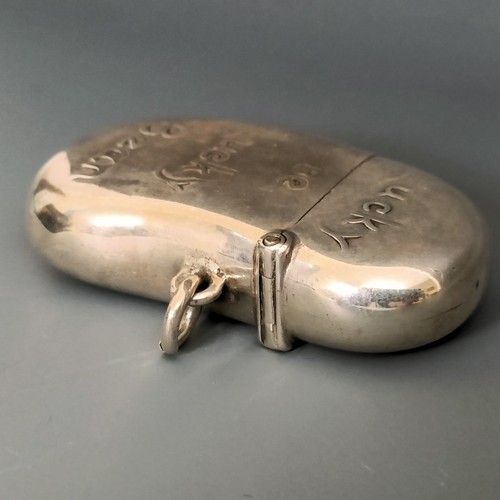 365 - A late Victorian silver novelty vesta, in the form of a bean, with motto Lucky Bean, Chester 1901, 1... 