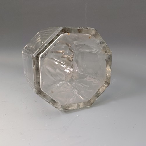 396 - A silver mounted and cut glass vinaigrette , by Paul de Lamerie, 20 cm high