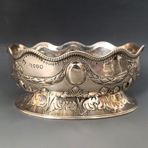 373 - A Victorian silver bowl, with swag decoration, London 1881, 5.8 ozt