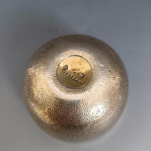 449 - An Augsburg silver and silver gilt bowl/tumbler, 71 g