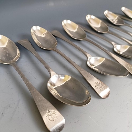 568 - A set of eleven Victorian Old English pattern dessertspoons, London 1862, 14 ozt