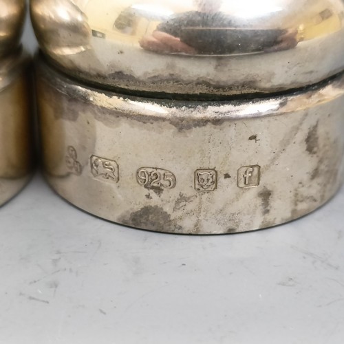 581 - A pair of Elizabeth II silver salt and pepper grinders, London 1961