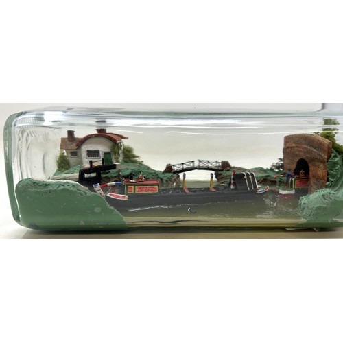 764 - An unusual barge in a bottle, scene from the Stratford on Avon Canal, 32 cm wide