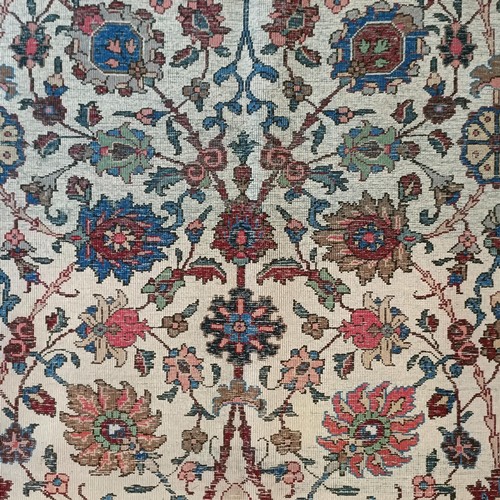 960 - A fine antique Persian handmade Tabriz carpet, 361 x 272 cm