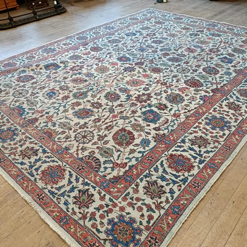 960 - A fine antique Persian handmade Tabriz carpet, 361 x 272 cm