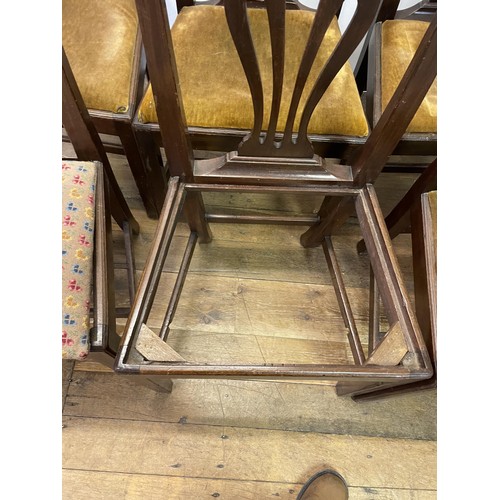 913 - A set of six mahogany dining chairs, with pierced vase shaped splats, drop in seats and square legs