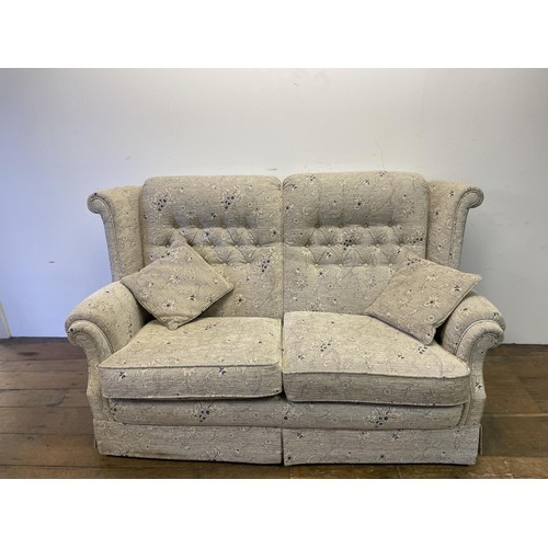 907 - A pair of Parker Knoll style sofas, 175 cm wide (2)