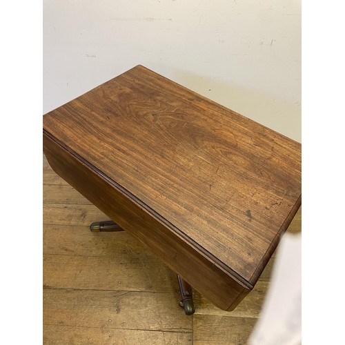 848 - A mahogany Pembroke table, 90 cm wide