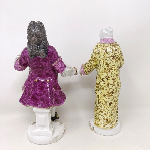 793 - A Dresden figure of a doctor, 18 cm high, and his patient, 17 cm high (2)