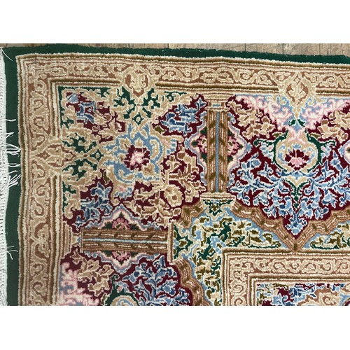 952 - A fine Persian handmade Kirman carpet, 370 x 279