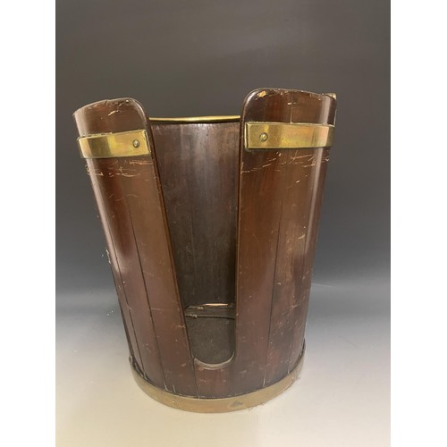 895 - A 19th century mahogany and brass bound plate bucket, with a swing handle, 30 cm diameter