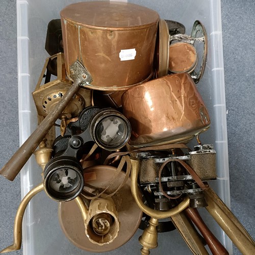 752 - Assorted copper and brass items (box)