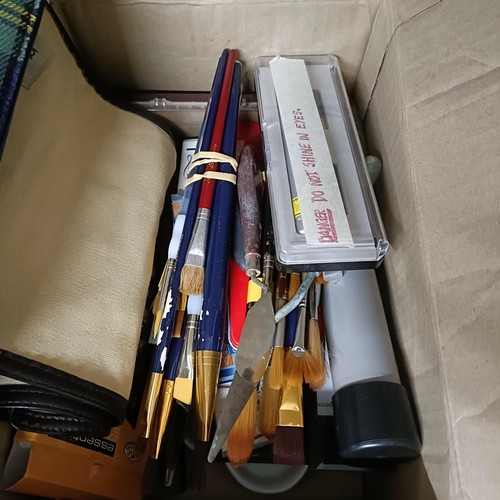 786 - Assorted artist materials and an easel (qty)