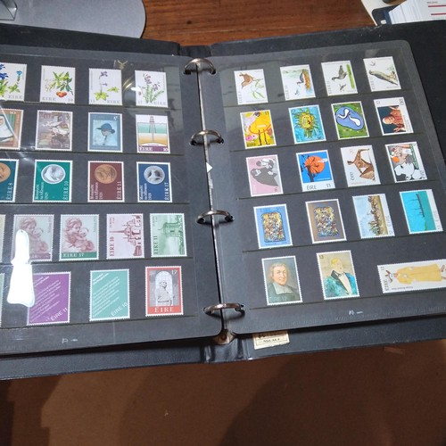 299 - Ireland, comprehensive collection from 1922 -1960, all stamps represented, in unused condition, many... 