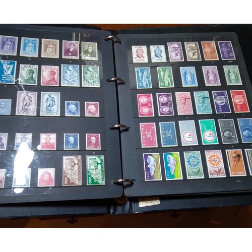 299 - Ireland, comprehensive collection from 1922 -1960, all stamps represented, in unused condition, many... 