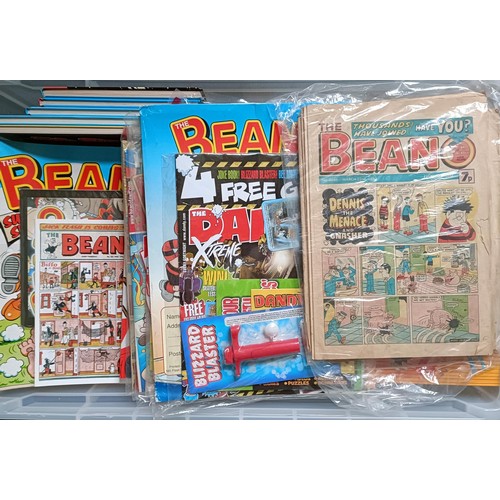 584 - Assorted Beano annuals (box)