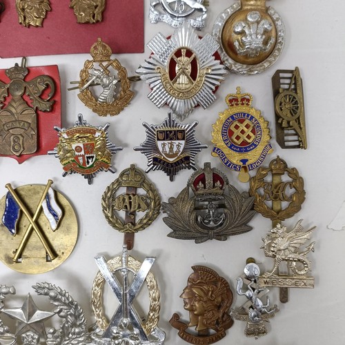 988 - Assorted military badges, including stay-brite