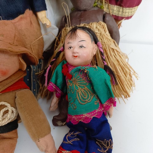 1253 - A Norah Wellings felt Scout doll and other dolls (box)