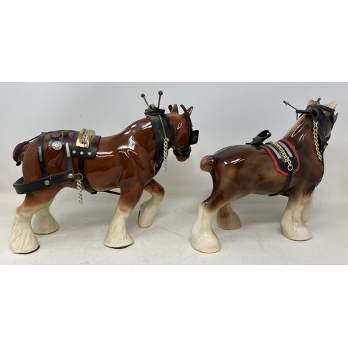 1317 - A Beswick horse, another, and assorted other ceramic horses (box)