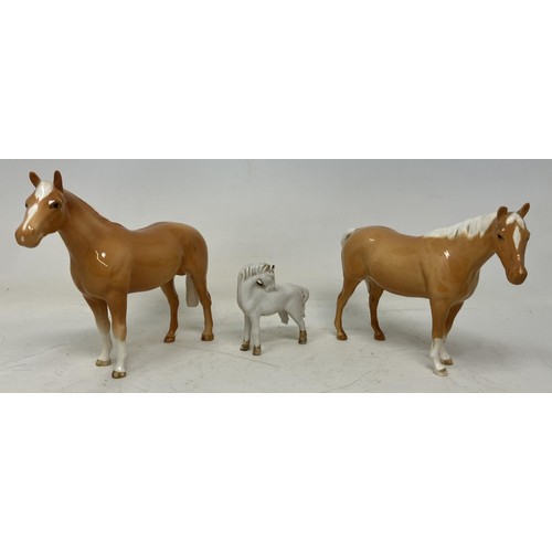 1317 - A Beswick horse, another, and assorted other ceramic horses (box)