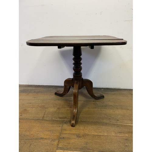 1661 - An oak wine table, 60 cm wide, and another, 77 cm diameter (2)