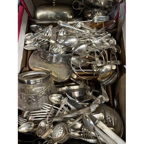 1389 - Assorted silver plate (box)