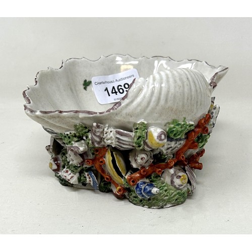 1469 - A mid-18th century Plymouth Porcelain shell salt, with enamel colours, 15.5 cm wide