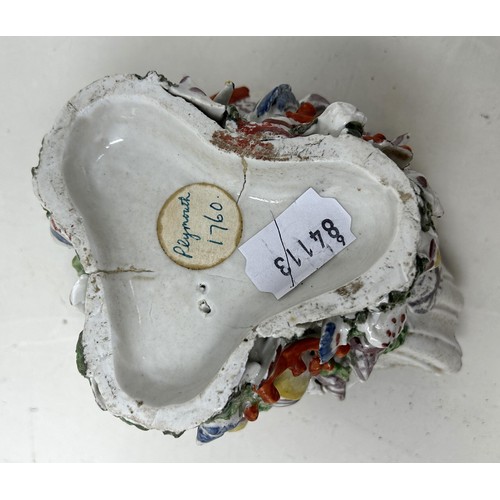 1469 - A mid-18th century Plymouth Porcelain shell salt, with enamel colours, 15.5 cm wide