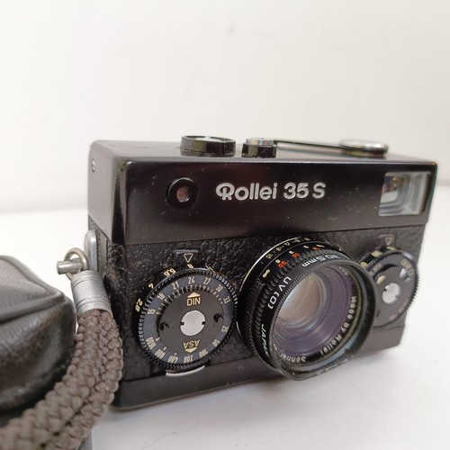 1494 - A Rollei 35S camera, with carrying case