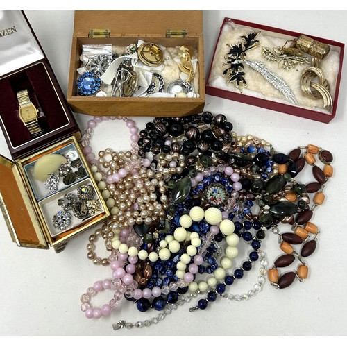 1434 - Assorted costume jewellery