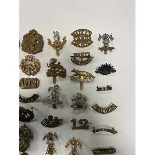 982A - Assorted military and other badges