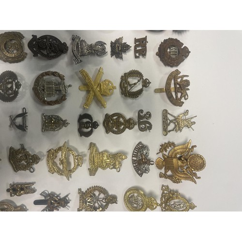 985A - Assorted military and other badges