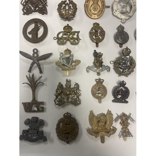 986A - Assorted military and other badges