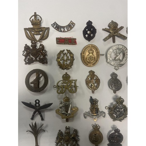 986A - Assorted military and other badges