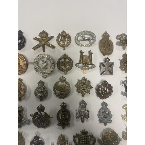 986A - Assorted military and other badges