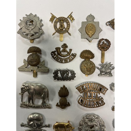 987A - Assorted military and other badges